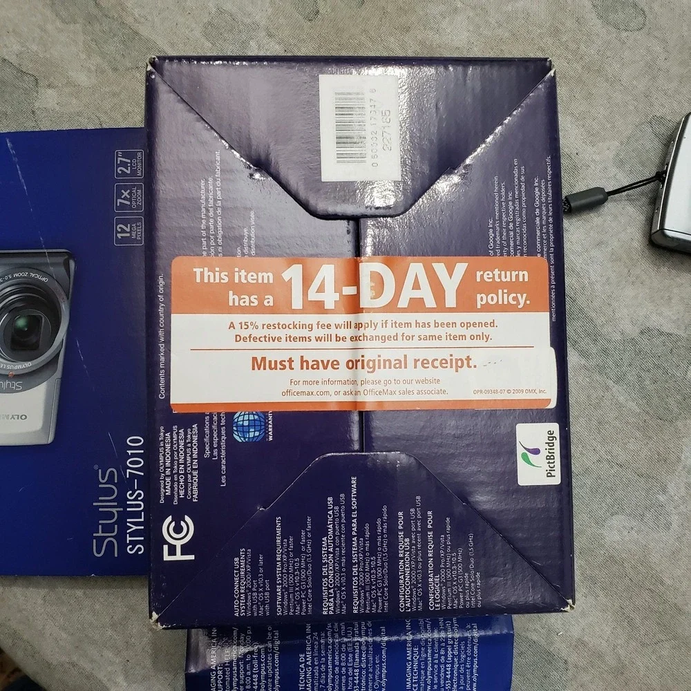 Olympus Stylus 7010 Digital Camera Silver Battery Charger‎ And Box